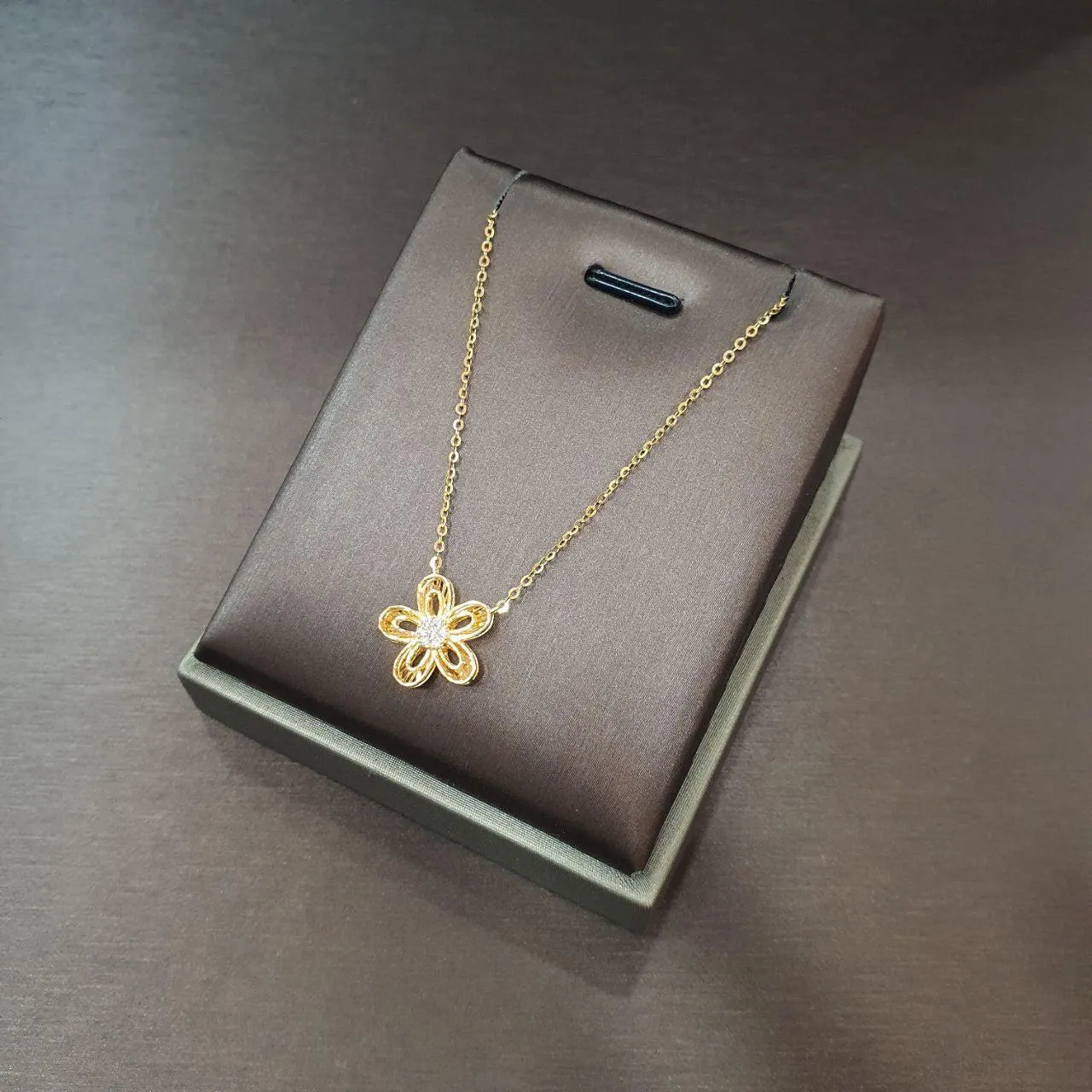 22k / 916 Gold Necklace with Pendant different design