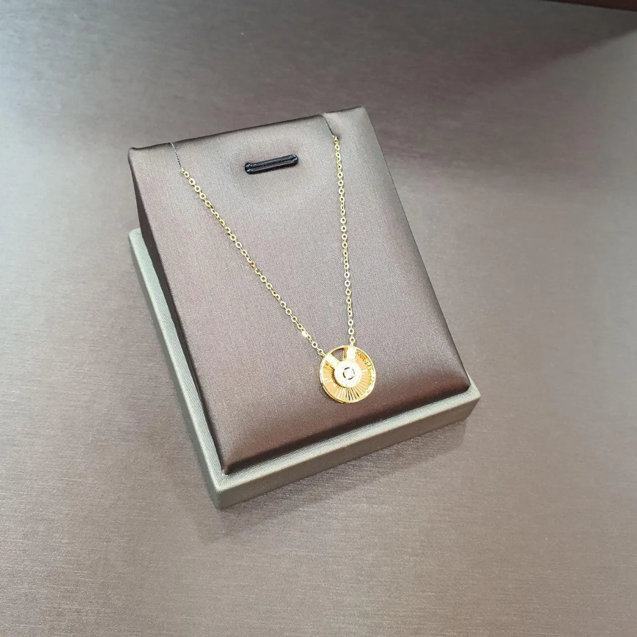 22k / 916 Gold Necklace with Pendant different design