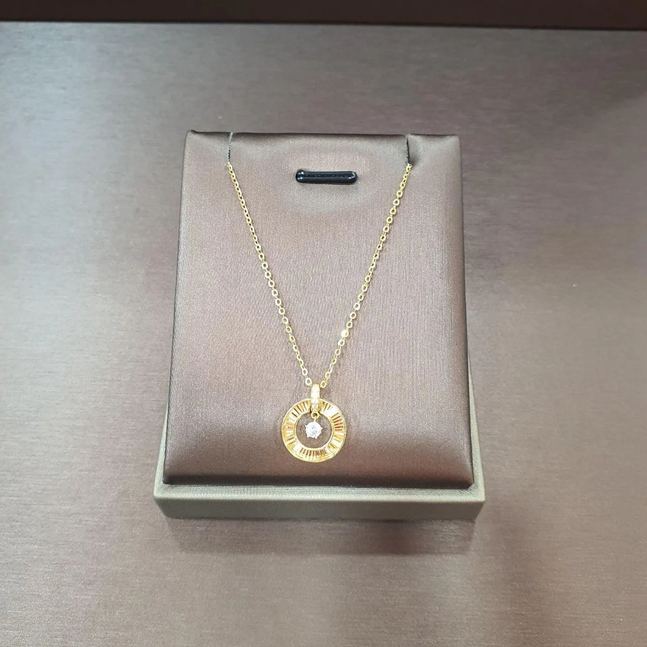 22k / 916 Gold Necklace with Pendant different design