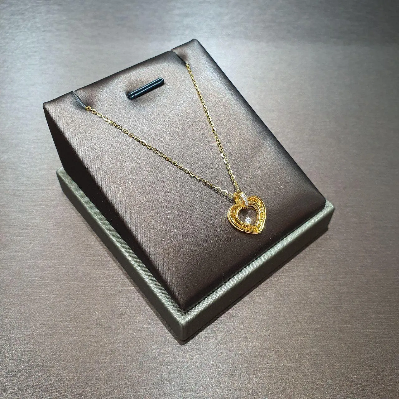 22k / 916 Gold Necklace with Pendant different design