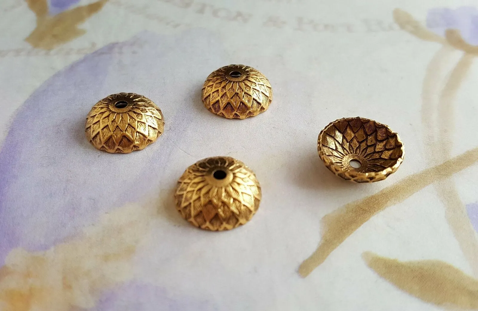 Brass Acorn Bead Caps x 4 - 3907S.