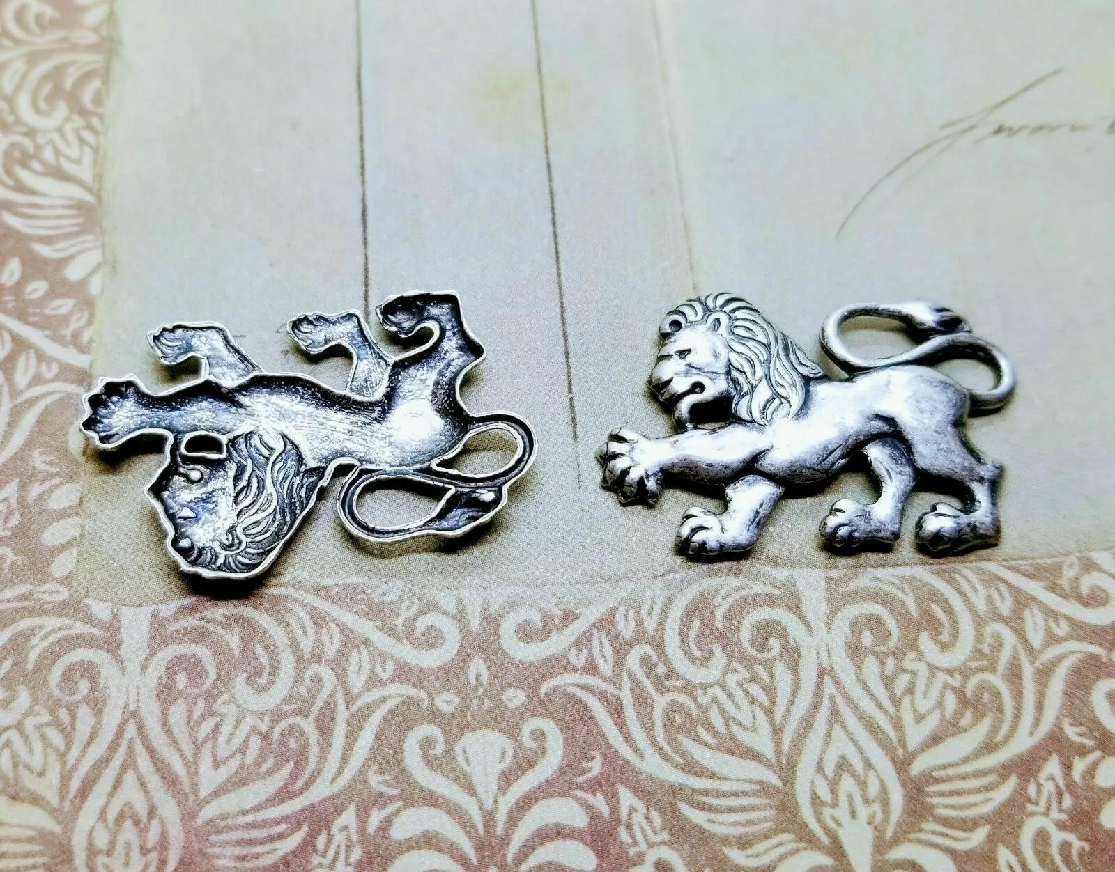 Brass Lion Findings x 2 - 4494S.