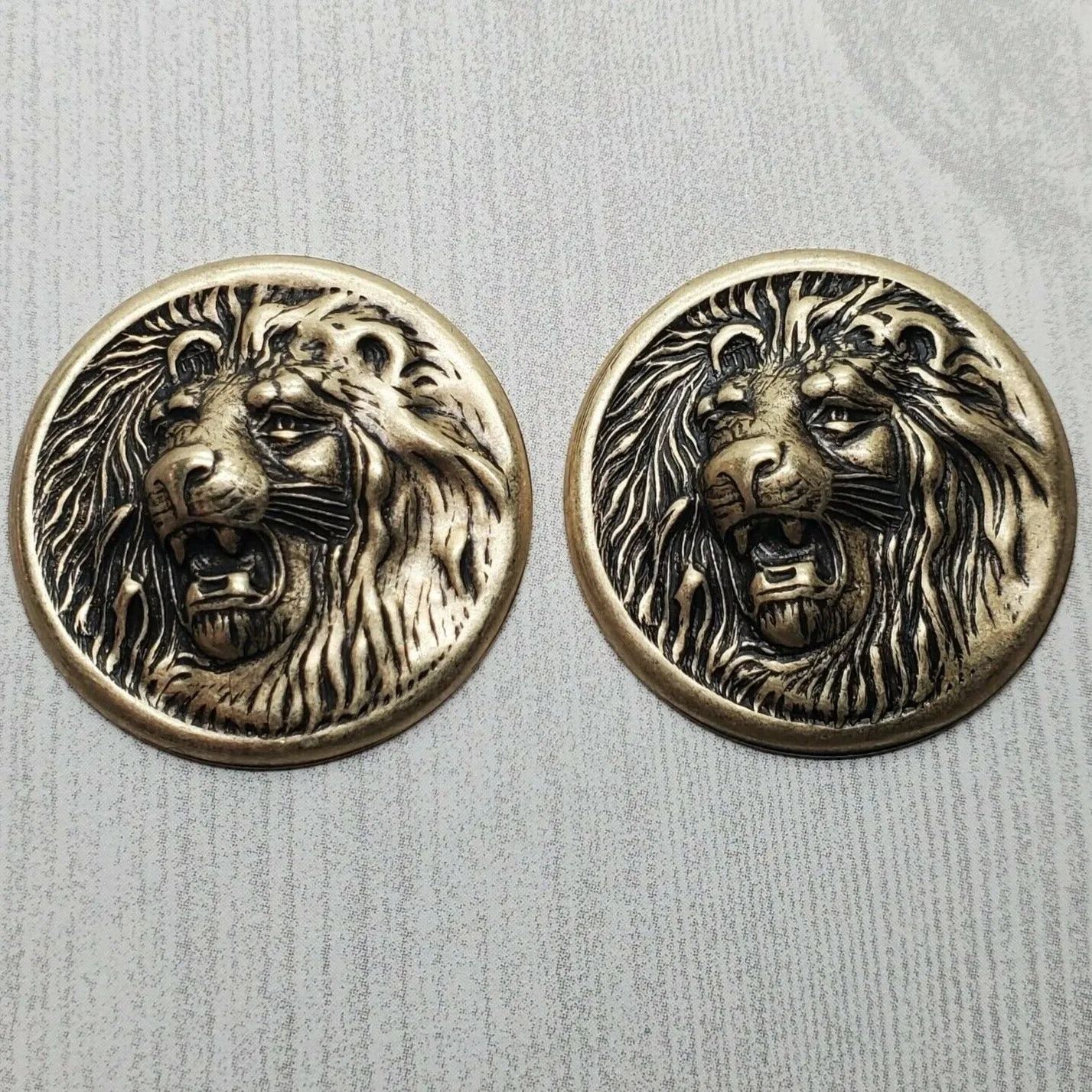 Brass Lion Stampings x 2 - 439-1S.