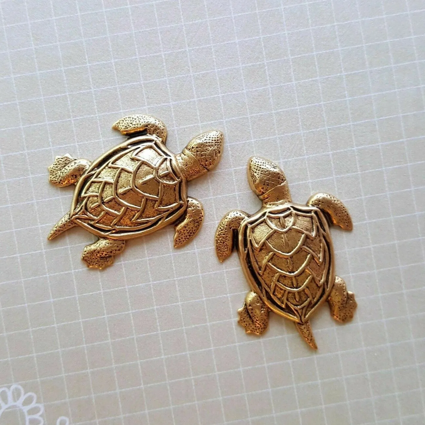 Brass Turtle Stampings x 2 - 930FFA.