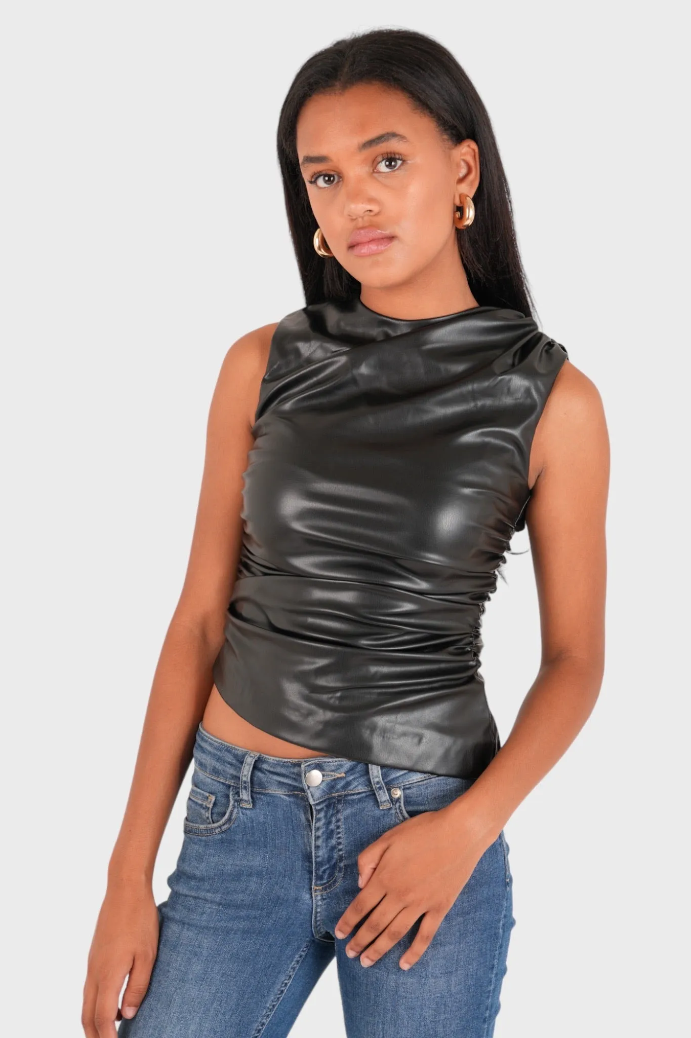 "Classy" leather top black