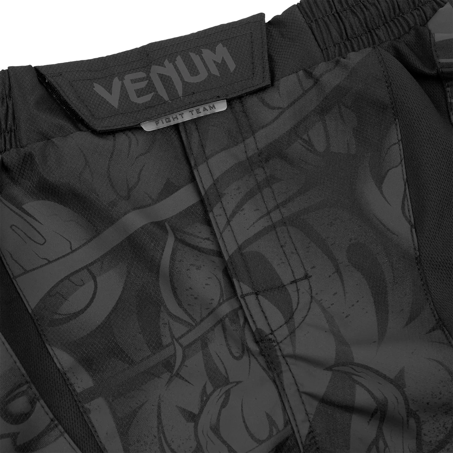 Venum Devil Fightshorts - Black/Black