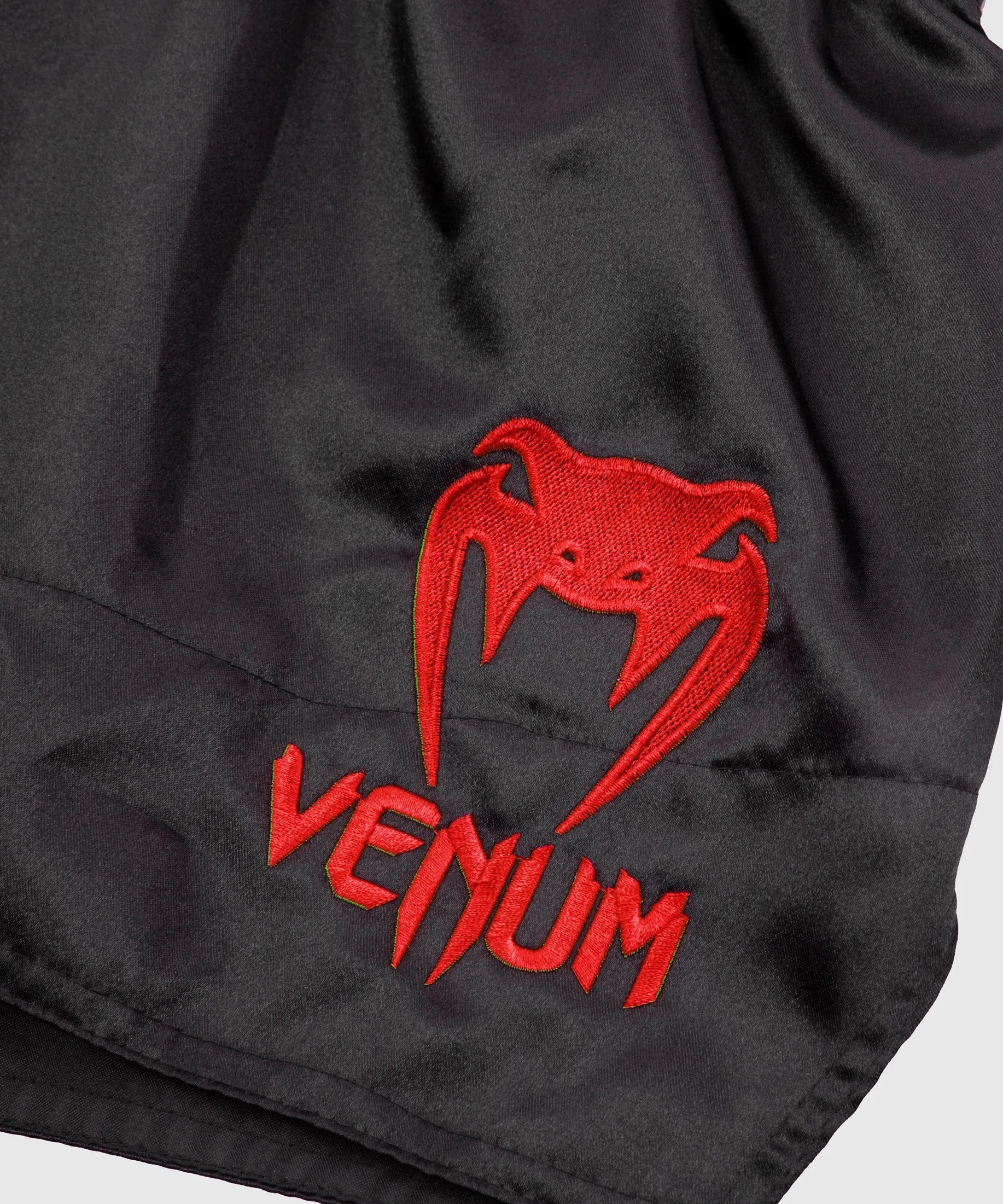 Venum Muay Thai Shorts Classic - Black/Red