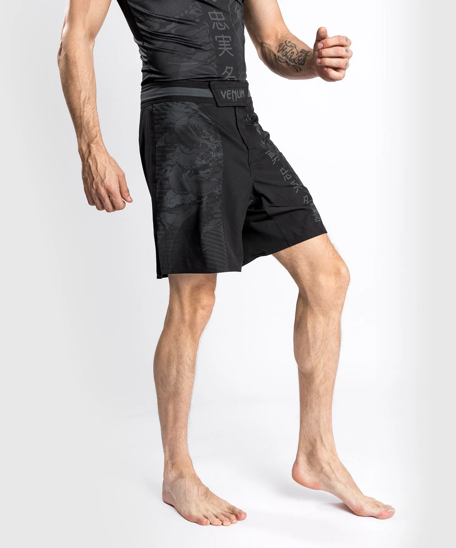 Venum YKZ21 Fightshorts – Black/Black